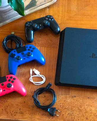 PS4 slim con controller DualShock