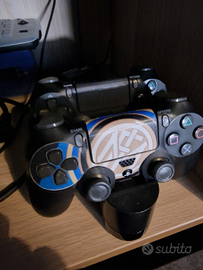 Ps4 con due controller originali e giochi