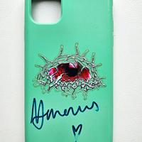 Cover verde per iPhone 11 autografata da Venerus