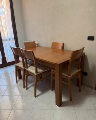 Tavolo 140x80 allungabile in legno con 6 sedie