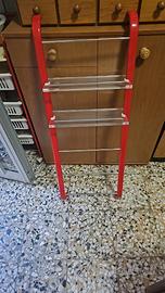 Portasciugamani con mensole