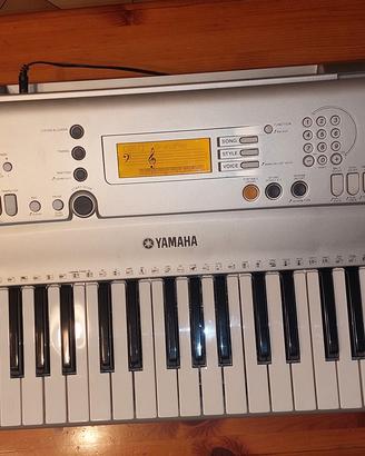 Tastiera Yamaha E303 YPT-300