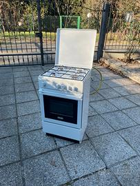 Cucina con forno