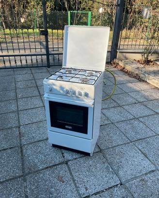 Cucina con forno