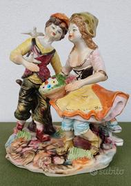 Grande Gruppo Scultoreo in Porcellana Capodimonte 