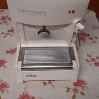 macchina per caffè  e cappuccino