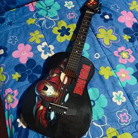 chitarra acustica bambini Marvel Iron man