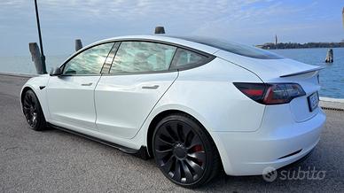 TESLA MODEL 3 PERFORMANCE