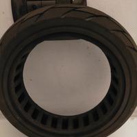 Monopattino Copertone Pieno