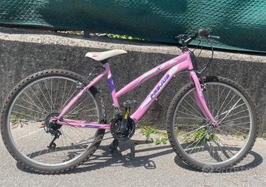 Bicicletta da ragazza o bambina o donna