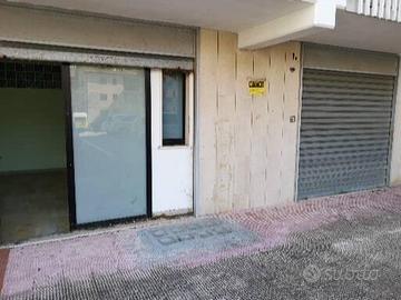 Locale Versatile con Doppi Servizi