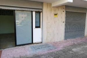 Locale Versatile con Doppi Servizi