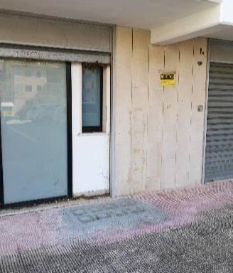 Locale Versatile con Doppi Servizi