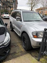 Mitsubishi pajero