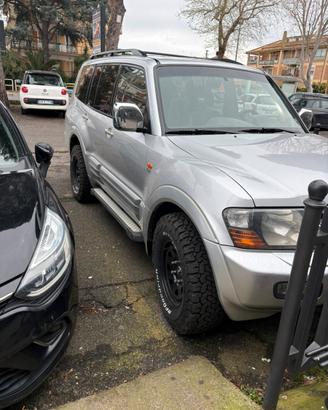 Mitsubishi pajero