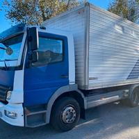 Mercedes-Benz Atego 1322 con cabina blindata