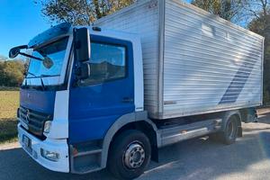 Mercedes-Benz Atego 1322 con cabina blindata