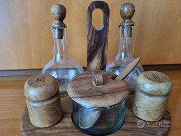 porta sale e pepe olio e aceto in legno olivo