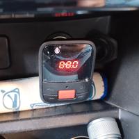 Trasmettitore FM vivavoce Bluetooth per auto