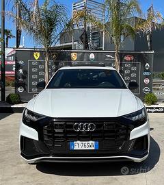 Audi q8 s-line - 2019