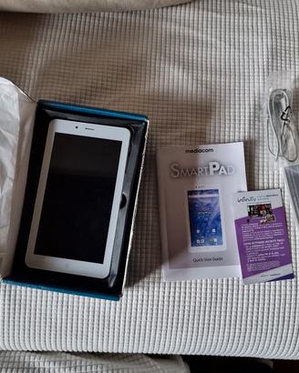 Tablet Mediacom SmartPad iyo 7 (non  funzionante)
