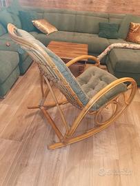 Sedia a dondolo in vimini