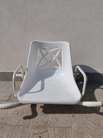 sedia girevole per vasca da bagno