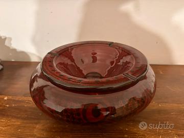 Posacenere vintage in vetro rosso
