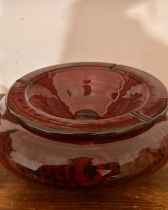 Posacenere vintage in vetro rosso