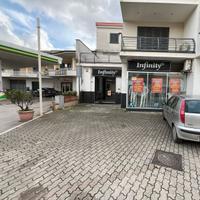 Locale commerciale 85 mq Villa di Briano