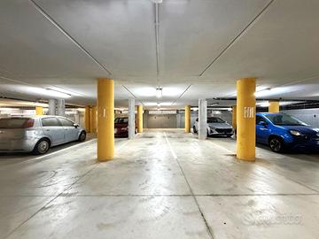 Posto auto coperto Via Amendola