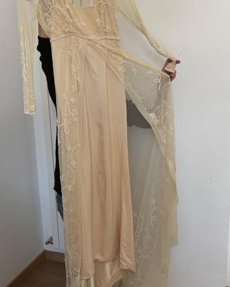 Abito da sposa color champagne