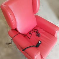 Poltrona relax pelle rossa elettrica buono stato
