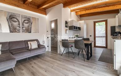 TRE LOCALI CON BOX E CANTINA