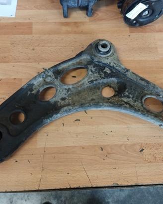 Bracc oscill ant. sx OPEL VIVARO 2.5cc diesel 2010