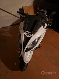 Scooter kymco