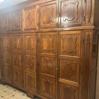 Armadio camera da letto in legno con comodini