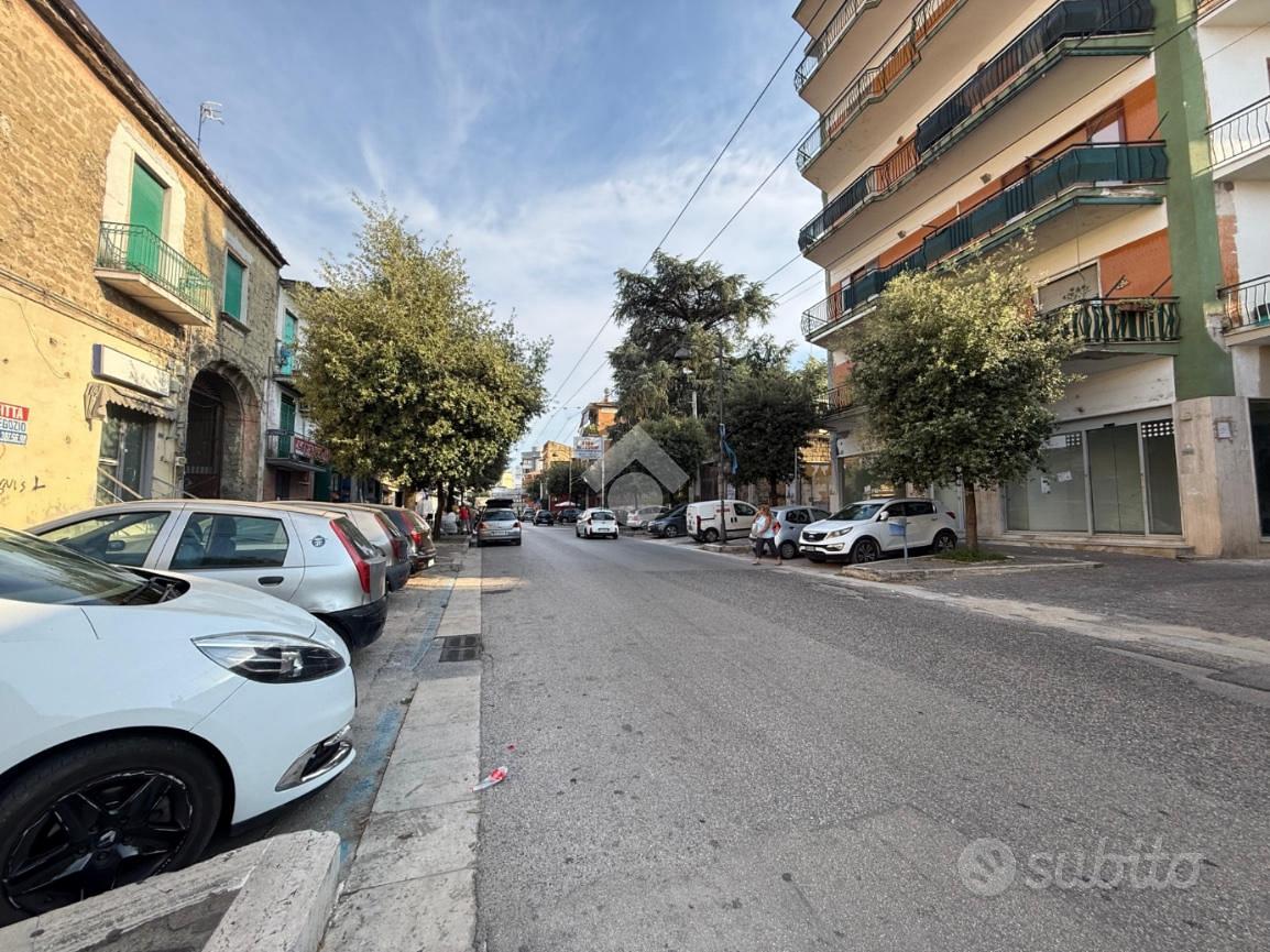 NEGOZIO A MELITO DI NAPOLI - Vista 4