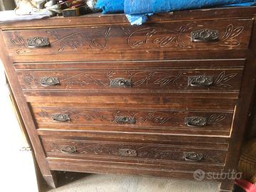 Cassettiera in legno