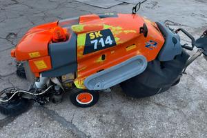 M168 - Motospazzatrice con aspirazione
