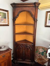 Mobile ad angolo vintage
