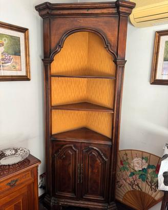 Mobile ad angolo vintage