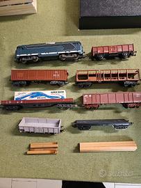 Locomotiva Lima e carrozze varie