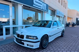 Bmw 320 320i 4 porte