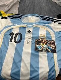 maglietta di Maradona autografata