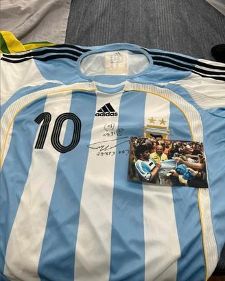 maglietta di Maradona autografata