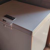 congelatore a pozzetto Whirlpool 6thsense 