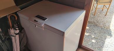 congelatore a pozzetto Whirlpool 6thsense 