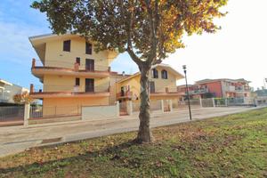 3 LOCALI A GIULIANOVA