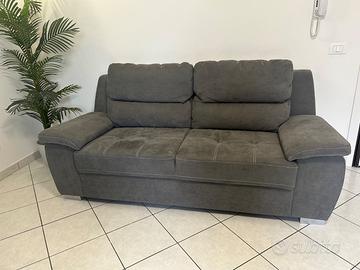 Divano pari al nuovo